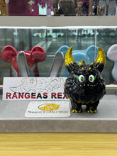 The Little Hut x T9G Rangeas Jr. 黑色和金色版